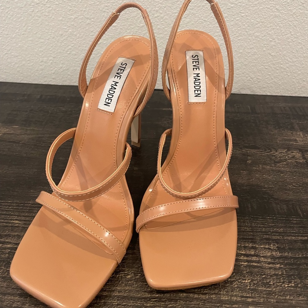 Beige heels